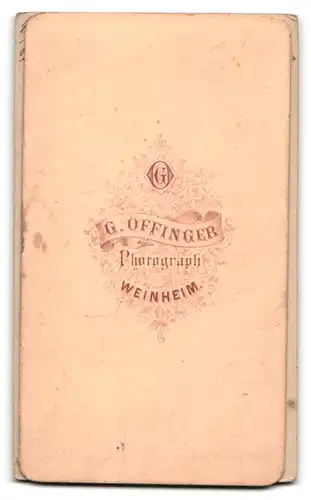 Fotografie Wilhelm Klopp u. Co., Braunschweig, Friedrich Wilhelmstr. 37, Frau mit Pelz und Kopfbedeckung