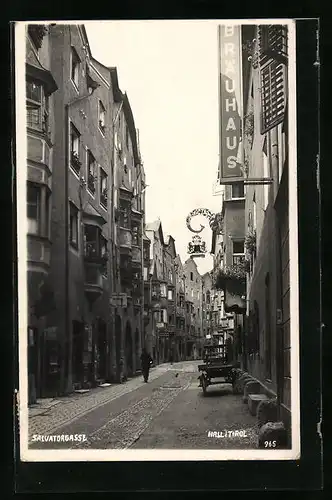 AK Hall, Strasse Salvatorgasse mit Gasthaus Bräuhaus