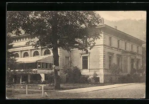 AK Bad Freienwalde a. O., Brunnenhotel in der Strassenansicht