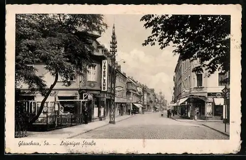 AK Glauchau i. Sa., Passanten in der Leipzigerstrasse