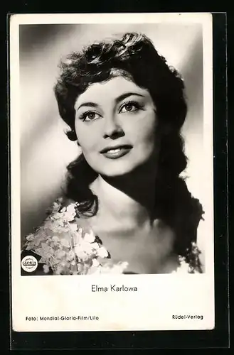 AK Schauspielerin Elma Karlowa lächelt in die Ferne