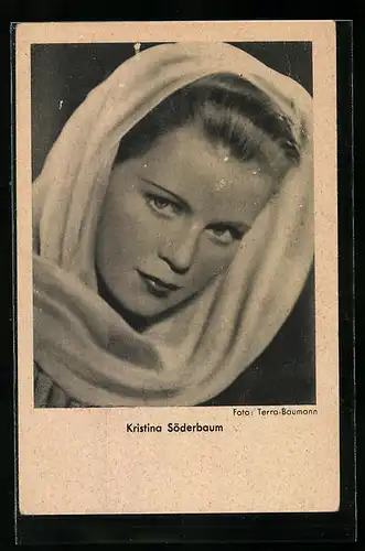 AK Schauspielerin Kristina Söderbaum trägt einen Schal