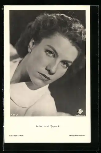AK Schauspielerin Adelheid Seeck mit ernster Mimik