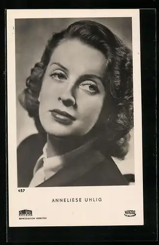 AK Schauspielerin Anneliese Uhlig schaut zur Seite
