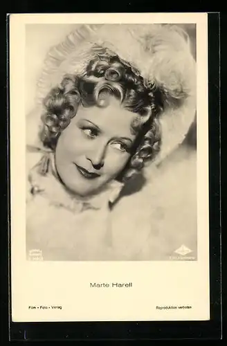 AK Schauspielerin Marte Harell in weisser Kleidung