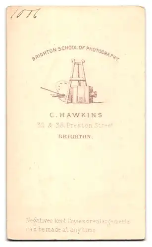 Fotografie C. Hawkins, Brighton, Preston Street 32 & 38, Kleines Mädchen im weissen Kleid