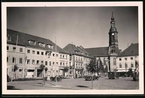 Fotografie Brück & Sohn Meissen, Ansicht Grossenhain i. Sa., Markt mit HO Geschäft, Germania Drogerie, Rot Kreuz Laster