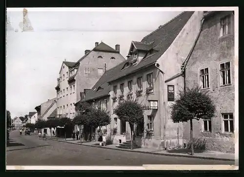 Fotografie Brück & Sohn Meissen, Ansicht Wermsdorf, Partie in der Hauptstrasse mit Apotheke