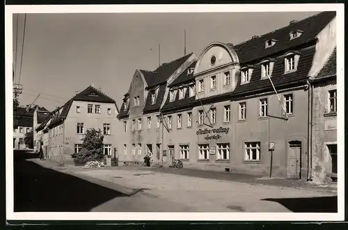 Fotografie Brück & Sohn Meissen, Ansicht Mutzschen, Töpfermarkt mit Haus der Stadtverwaltung und Sparkasse