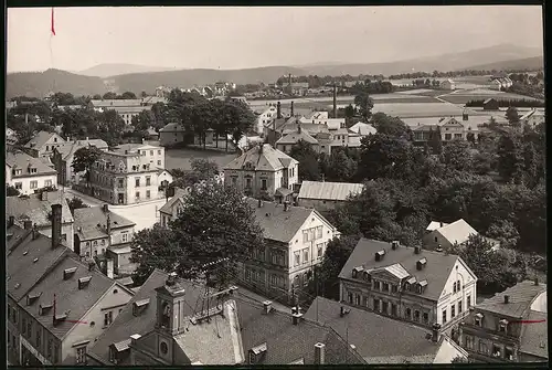 Fotografie Brück & Sohn Meissen, Ansicht Eibenstock, Blick über die Dächer in die Stadt mit Geschäft Emil Eberlein
