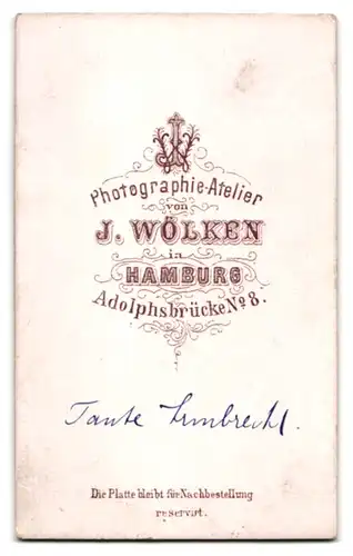 Fotografie J. Wölken, Hamburg, Adolphsbrücke 8, Lächelnde Dame mit einer Halskette