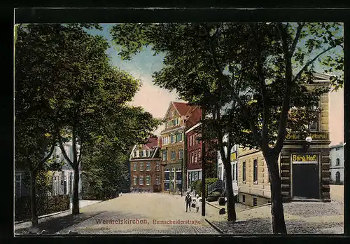 AK Wermelskirchen, Remscheiderstrasse mit Gasthof-Restaurant Berg Hof