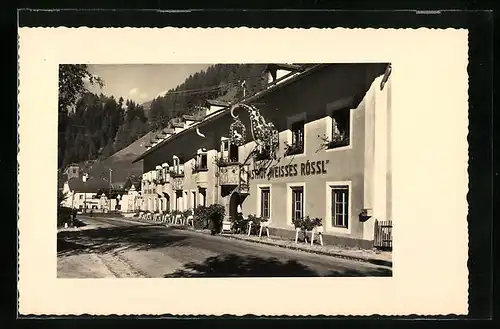 AK Gries am Brenner, Strassenpartie am Gasthof Weisses Rössl