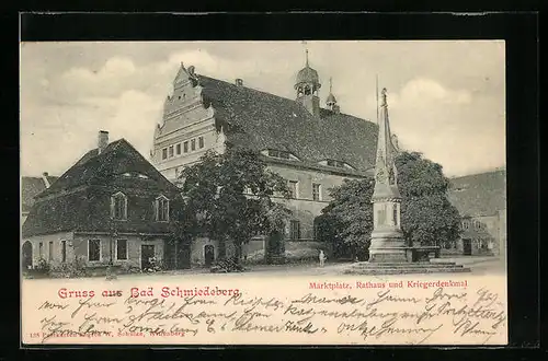 AK Bad Schmiedeberg, Marktplatz, Rathaus und Kriegerdenkmal