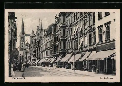 AK Halberstadt, Strasse Breiteweg mit Geschäften