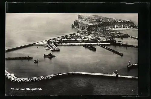 AK Helgoland, Gesamtansicht mit Hafen aus der Vogelschau