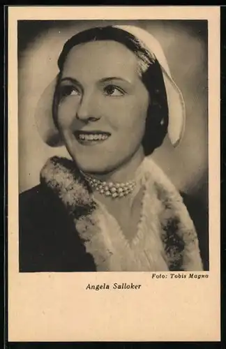 AK Schauspielerin Angela Salloker mit Kopfbedeckung und Halskette