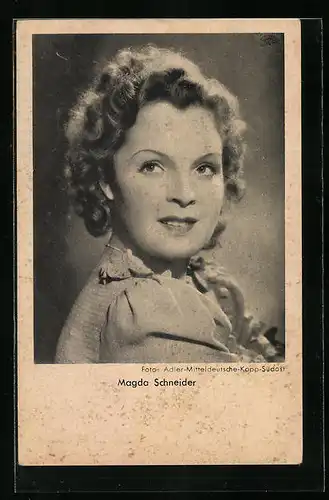 AK Schauspielerin Magda Schneider mit lockigen Haaren und einem sanften Lächeln