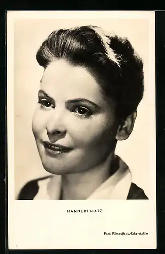 AK Schauspielerin Hannerl Matz in schwarzweiss fotografiert