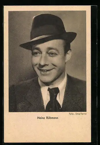 AK Schauspieler Heinz Rühmann mit Hut