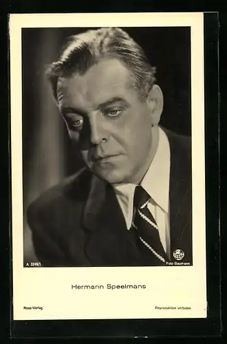 AK Schauspieler Hermann Speelmans im Anzug mit traurigem Blick