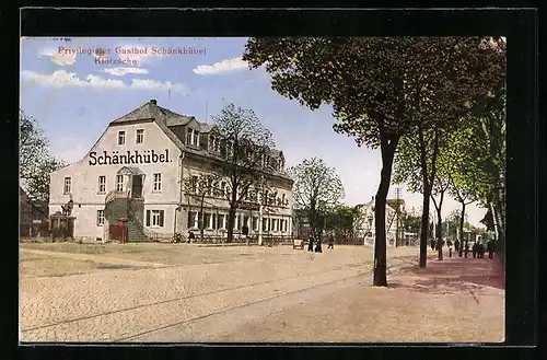 AK Dresden-Klotzsche, Strassenpartie mit Privilegiertem Gasthof Schänkhübel