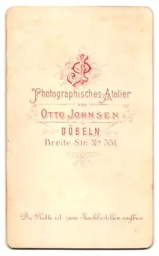 Fotografie Otto Johnsen, Döbeln, Breite-Str 331, Kleines niedliches Mädchen in einem Kleid