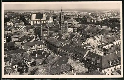 Fotografie Brück & Sohn Meissen, Ansicht Kamenz i. Sa., Blick über die Dächer der Stadt mit Kirche