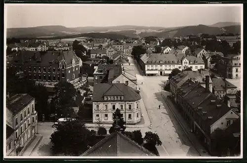 Fotografie Brück & Sohn Meissen, Ansicht Eibenstock i. Erzg., Blick in die Stadt mit Warenhaus A. J. Kalitzki