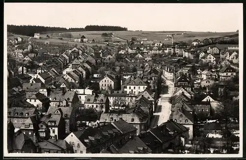 Fotografie Brück & Sohn Meissen, Ansicht Geyer i. Erzg., Blick in die Stadt mit Strassenpartie