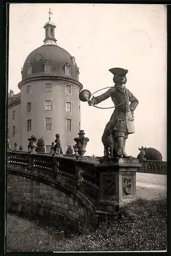 Fotografie Brück & Sohn Meissen, Ansicht Moritzburg, Partie am Aufgang zum Jagdschloss, Figur