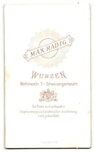 Fotografie Max Radig, Wurzen, Wettinerstrasse 7, Schweizergartenstrasse, Junge Dame im bestickten Kleid