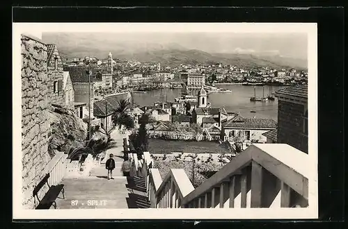 AK Split, Ortsansicht mit Hafenpartie