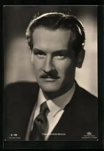 AK Schauspieler Karl Schönböck im Anzug mit Oberlippenbart