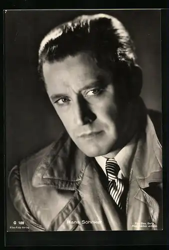 AK Schauspieler Hans Söhnker mit ernstem Blick in die Kamera