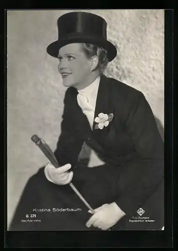 AK Schauspielerin Kristina Söderbaum mit einem sympathischen Lächeln
