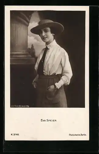 AK Schauspielerin Eva Speier mit einem Hut
