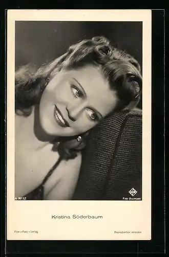 AK Schauspielerin Kristina Söderbaum mit Lippenstift