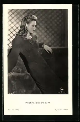AK Schauspielerin Kristina Söderbaum in schwarzweiss fotografiert