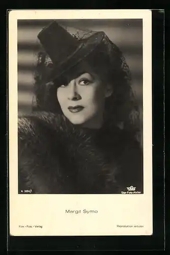 AK Schauspielerin Margit Symo mit einem Hut