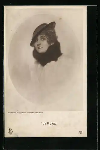 AK Schauspielerin Lu Synd mit einem Pelzschal