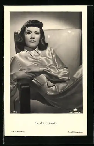 AK Schauspielerin Sybille Schmitz in einer eleganten Pose