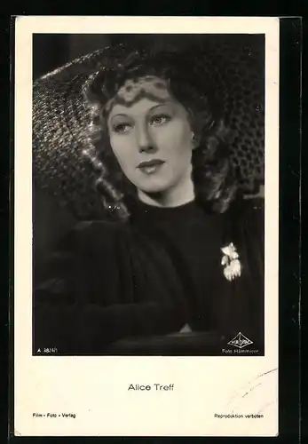 AK Schauspielerin Alice Treff mit einem schicken Hut