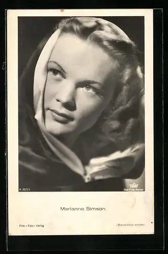 AK Schauspielerin Marianne Simson mit einer Kopfbedeckung