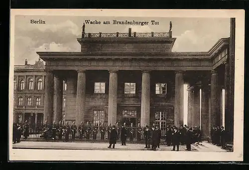 AK Berlin, Wache am Brandenburger Tor