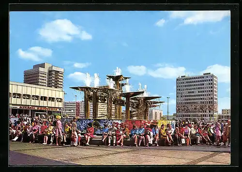 AK Berlin, Alexanderplatz mit Blick zum Haus des Lehrers