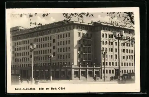 AK Berlin, Blick auf Block C-Süd an der Stalinallee