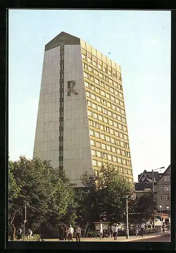 AK Oberhof /Th., FDGB-Erholungsheim Rennsteig mit Strasse und Passanten
