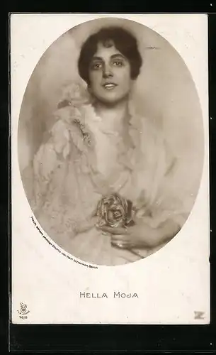 AK Schauspielerin Hella Moja in weisser Kleidung