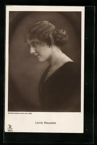 AK Schauspielerin Lotte Neumann in schwarzweiss fotografiert